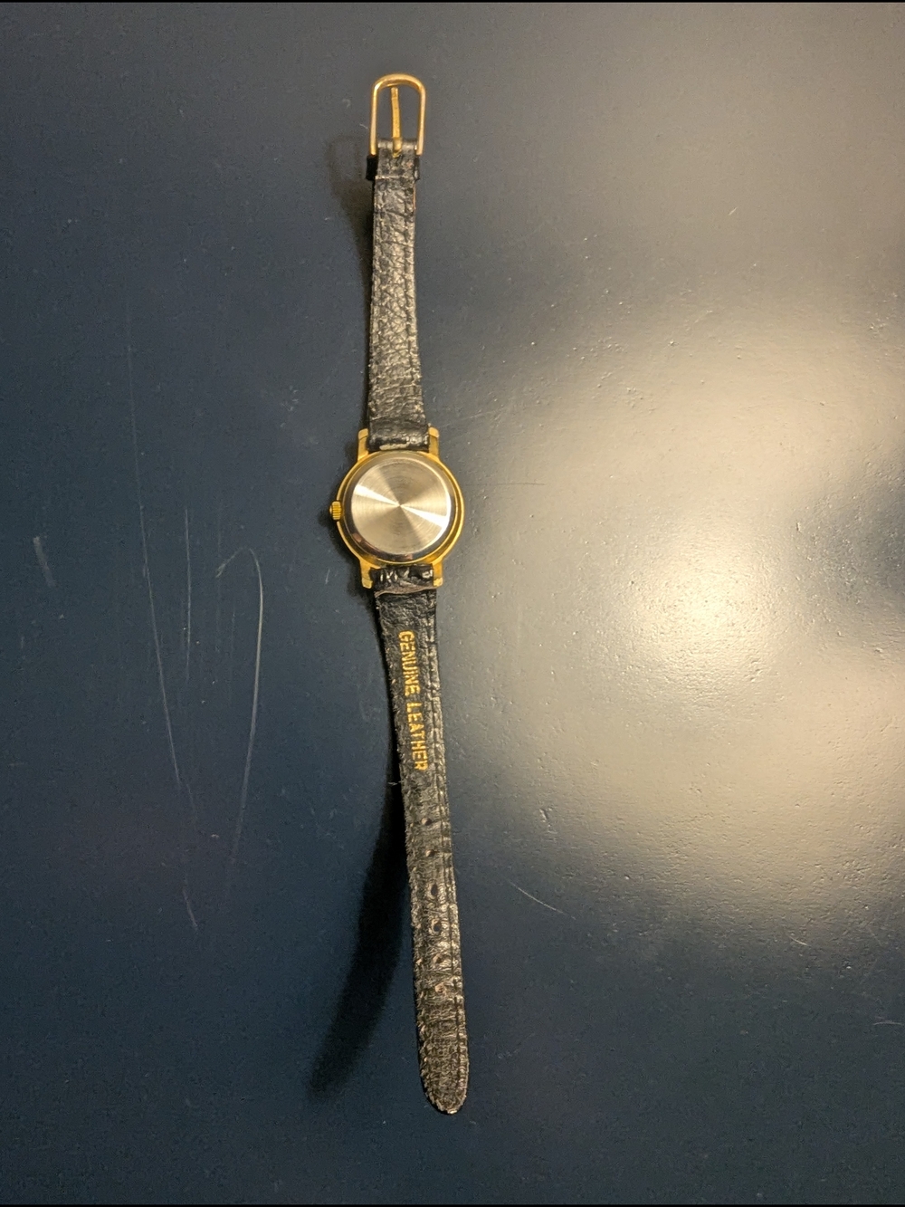 Vtg Gucci Gold Dial Black Leather Strap Watch Japan Mvmt - Picture 4 of 7
